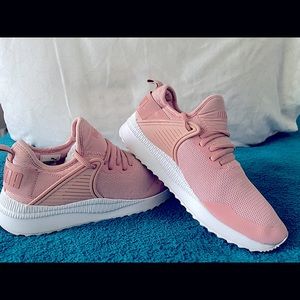 Brand: PUMA   Color: Rose Pink/ Powered Pink.  Size: 7
